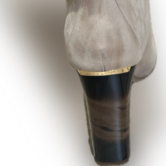 Never worn beige suede leather Burberry boots with box - Picture 3 of 8